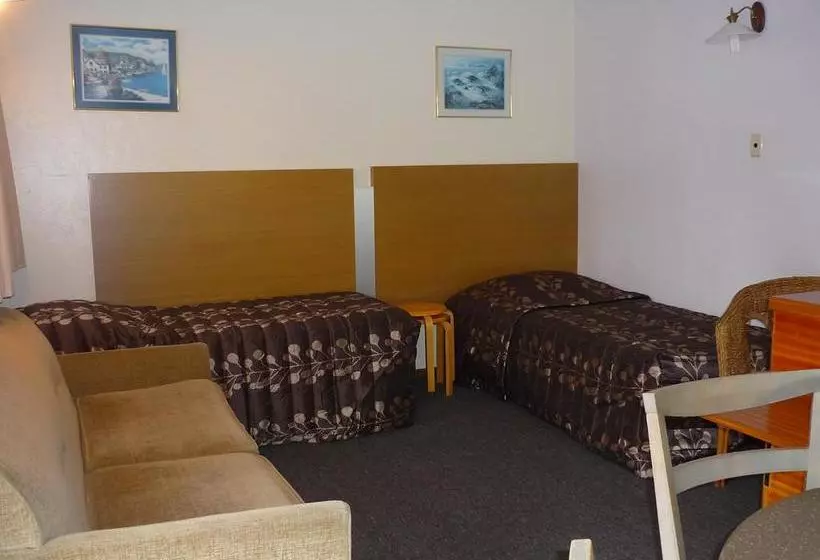 Safari Motel