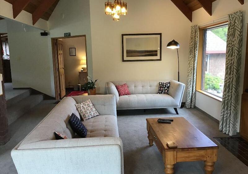 Woodland Glen Lodge B&b