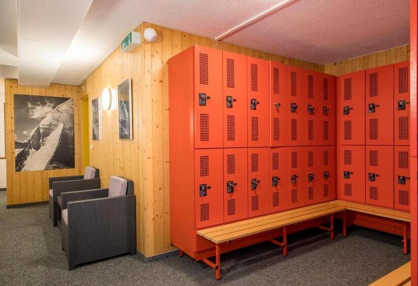 Hostel Berggasthaus First Only Accessible By Cable Car