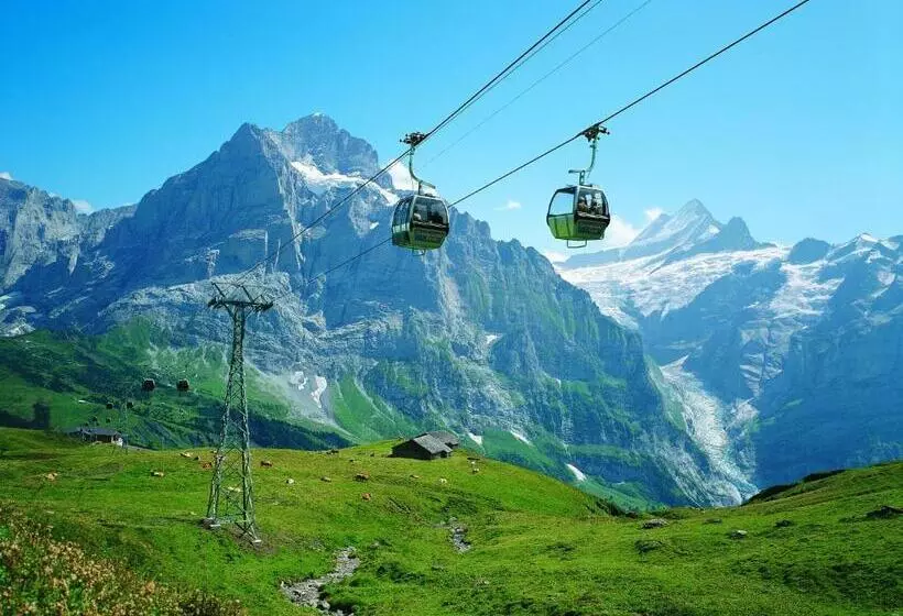ユースホステル Berggasthaus First   Only Accessible By Cable Car