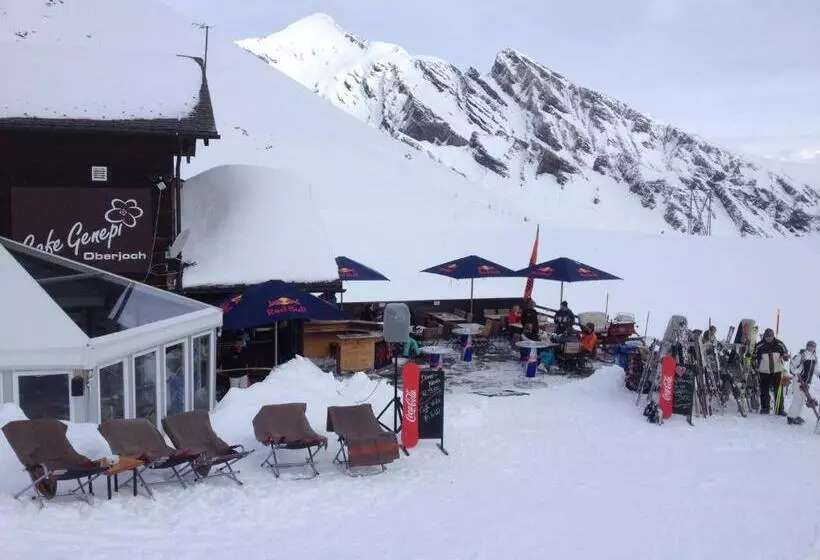ユースホステル Berggasthaus First   Only Accessible By Cable Car