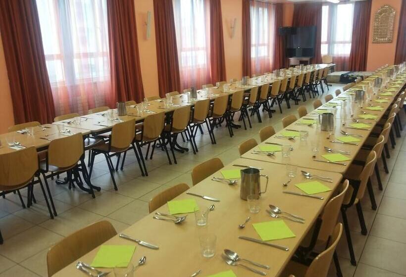 הוסטל Hebergement Du Pod