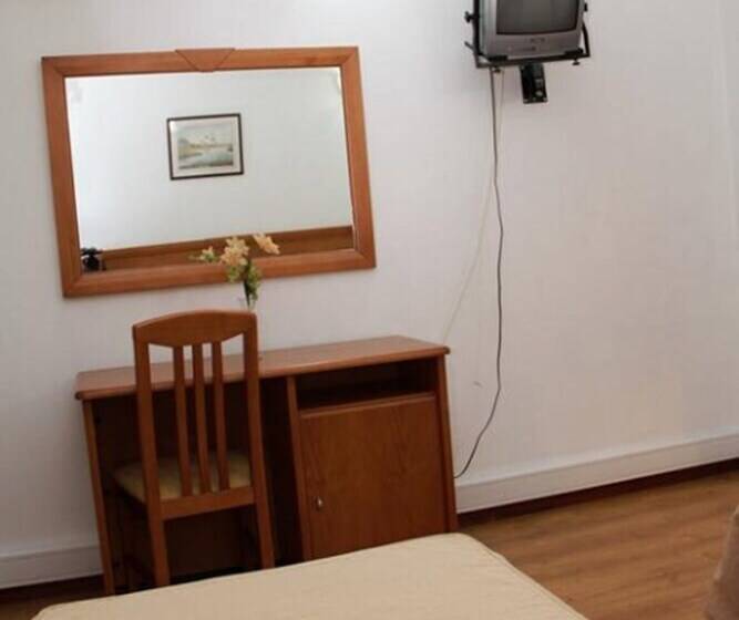 تختخواب و صبحانه Residencial Parque