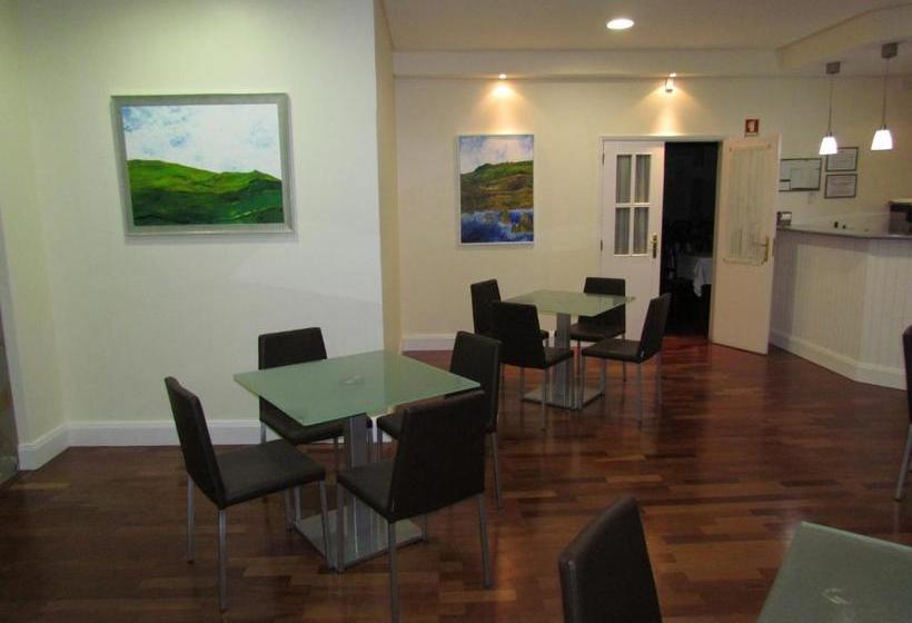 تختخواب و صبحانه Sao Tomas