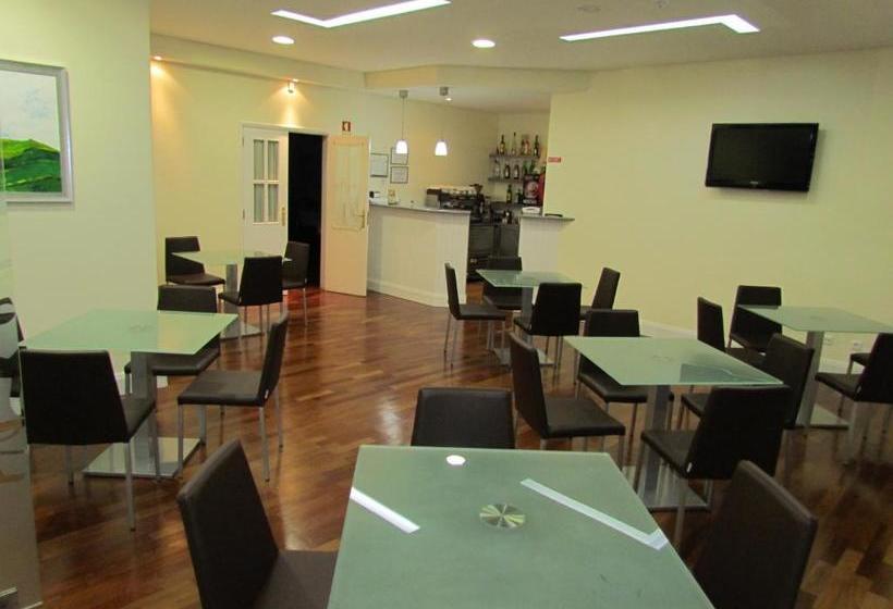 تختخواب و صبحانه Sao Tomas