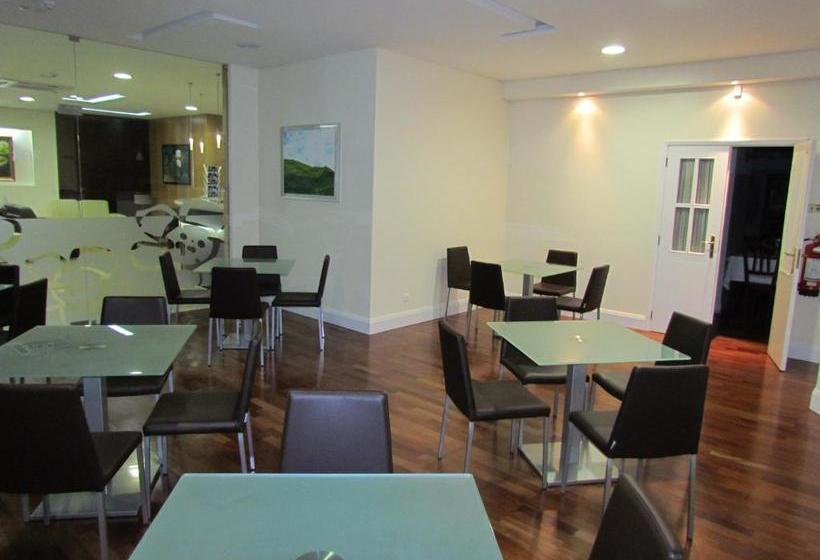 تختخواب و صبحانه Sao Tomas