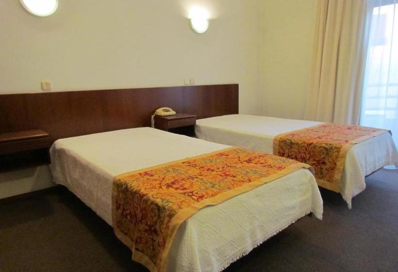 تختخواب و صبحانه Sao Tomas