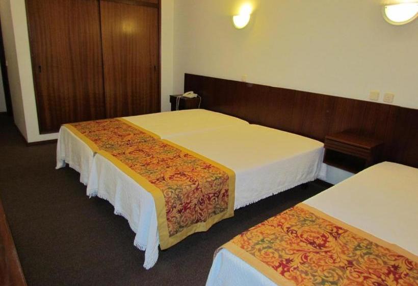 تختخواب و صبحانه Sao Tomas