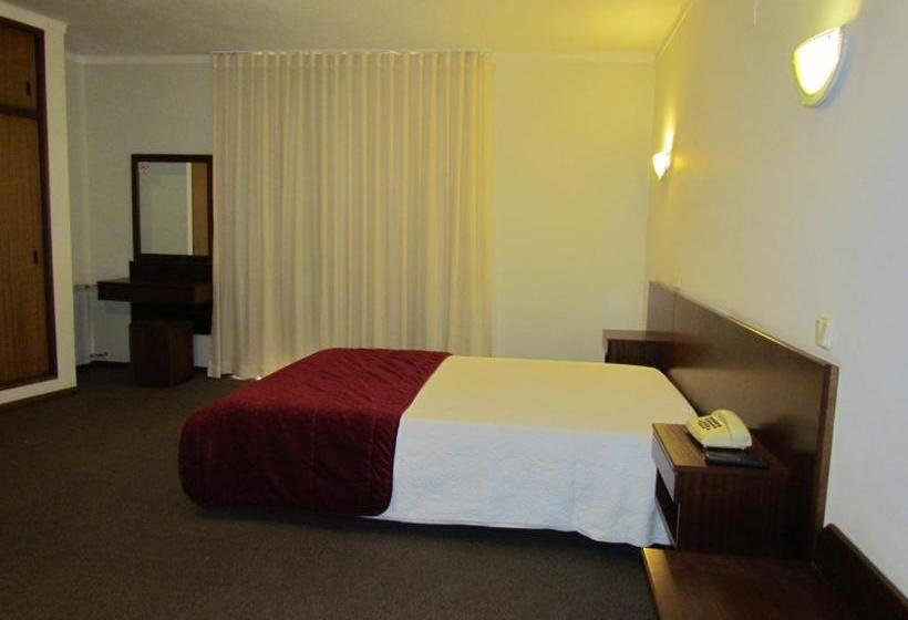 تختخواب و صبحانه Sao Tomas