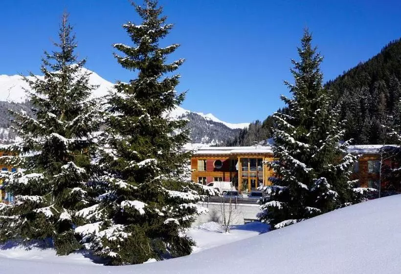 تختخواب و صبحانه Shima Davos