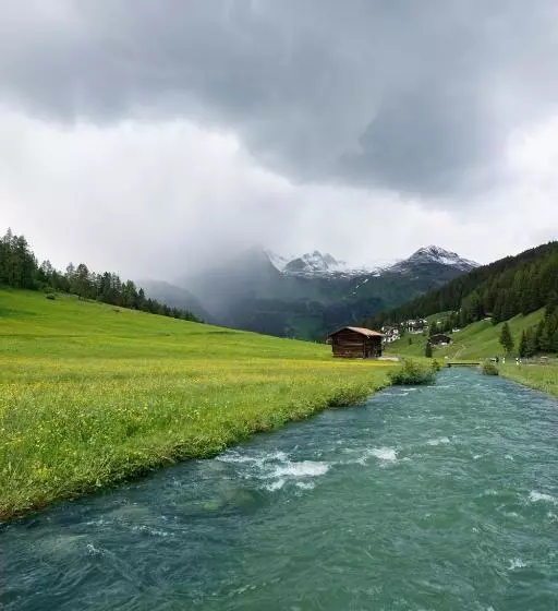 تختخواب و صبحانه Shima Davos