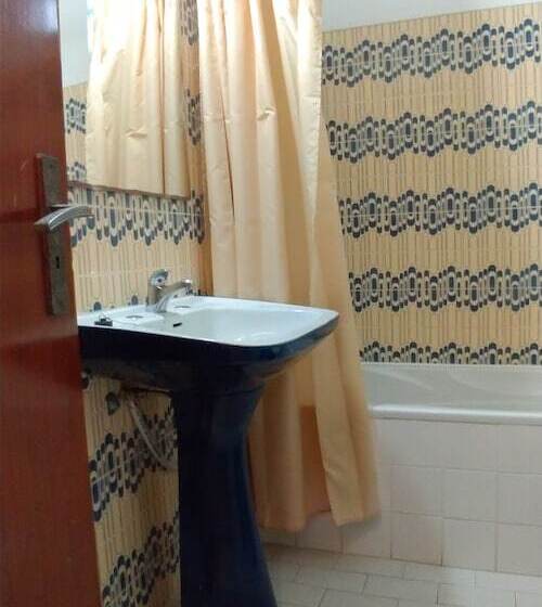 E Nove Lounge Hostel Caffe