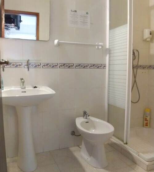 E Nove Lounge Hostel Caffe