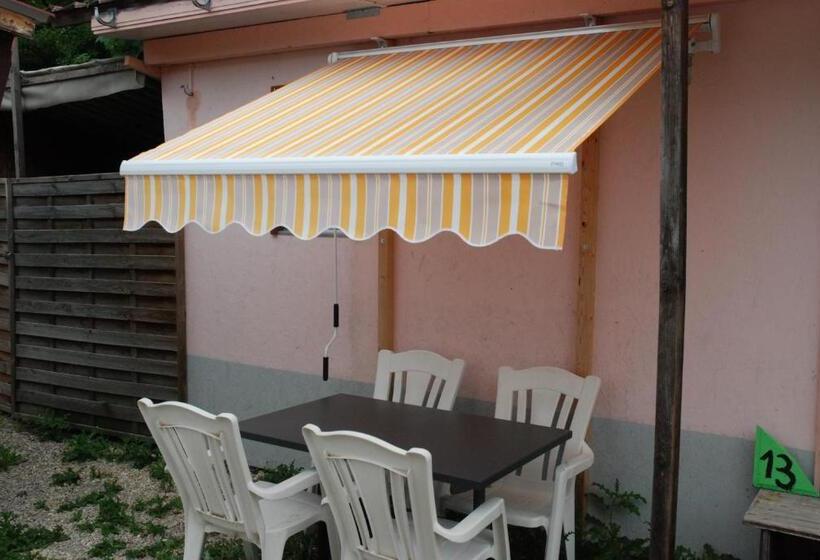 Hostel Le Chandelier