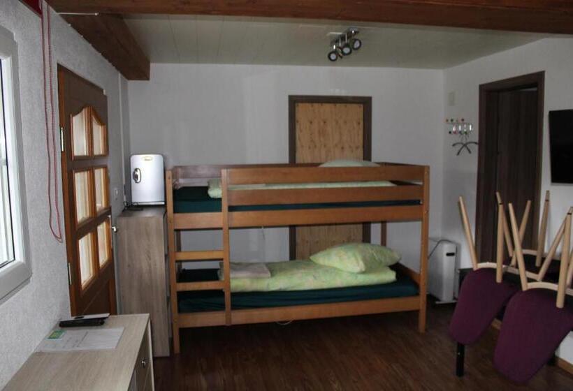 Hostel Le Chandelier