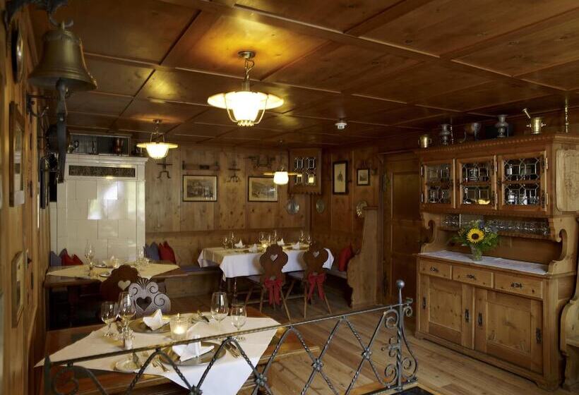 בית מלון כפרי Alpina Parpan