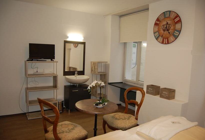 فندق & Backpackers Zak Schaffhausen