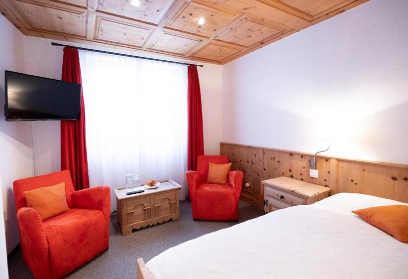 Otel Engiadina