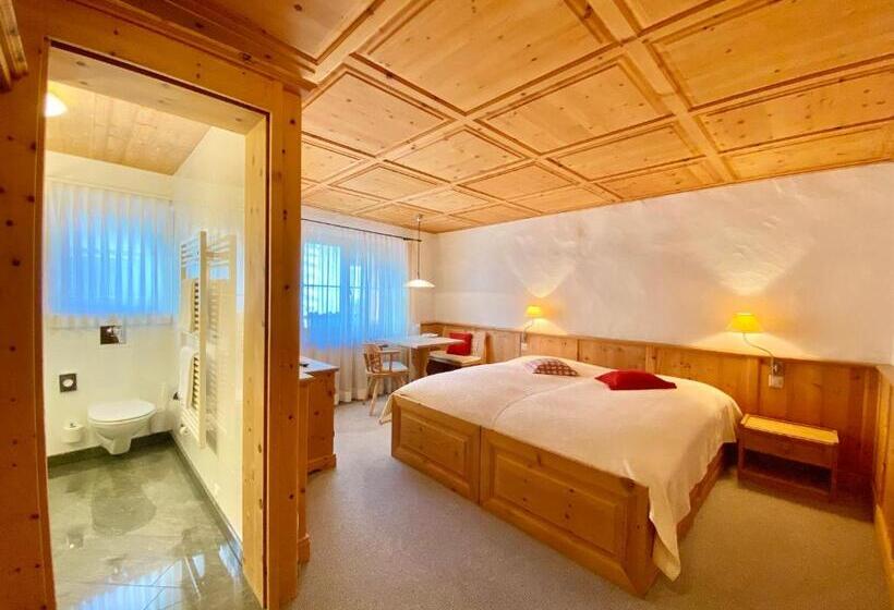 Otel Engiadina