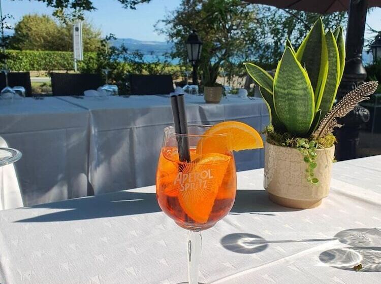 Отель Hôtel Restaurant Bellevue