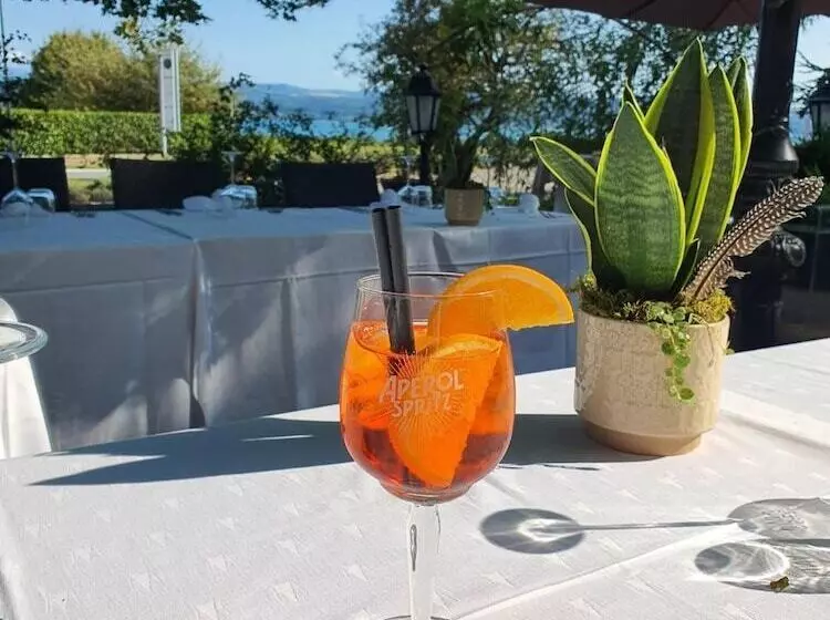 Hotelli Hôtel Restaurant Bellevue