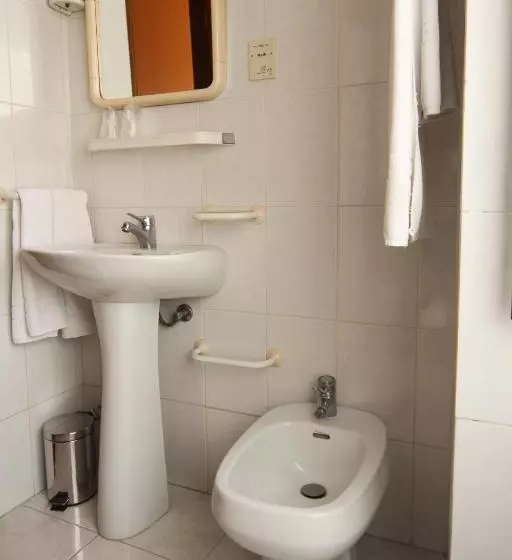 هتل Leiriense