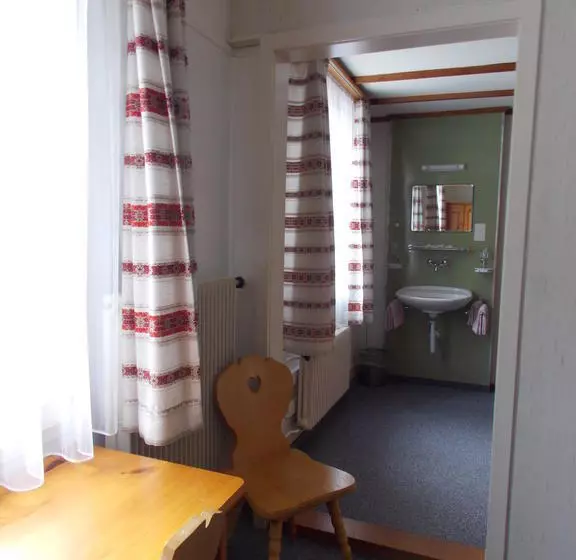 Self  Check  In Hotel Regina Beatenberg