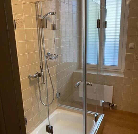 Hotel Studios With Kitchenette