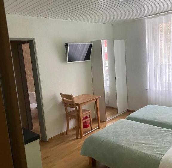 Hotel Studios With Kitchenette