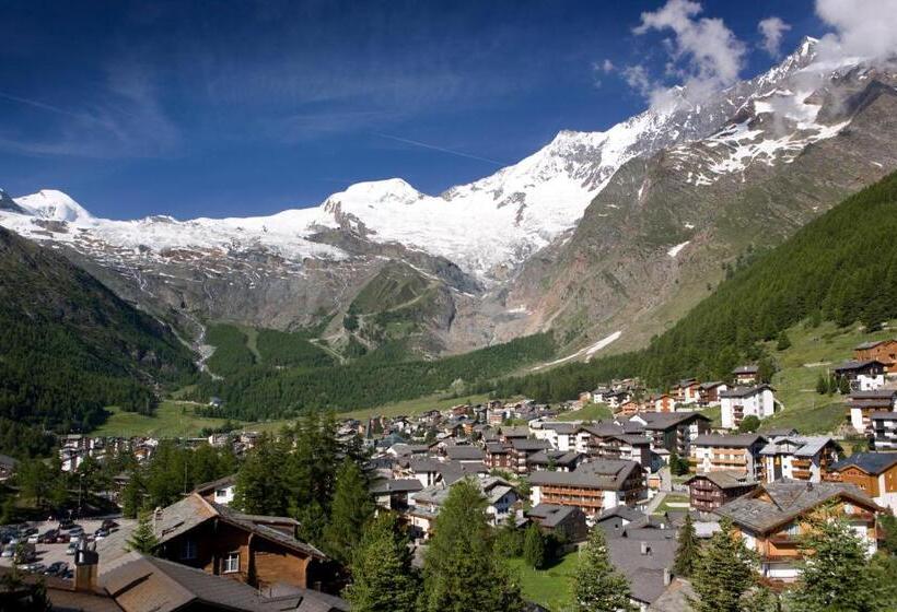 ホテル The Larix Ski In Ski Out