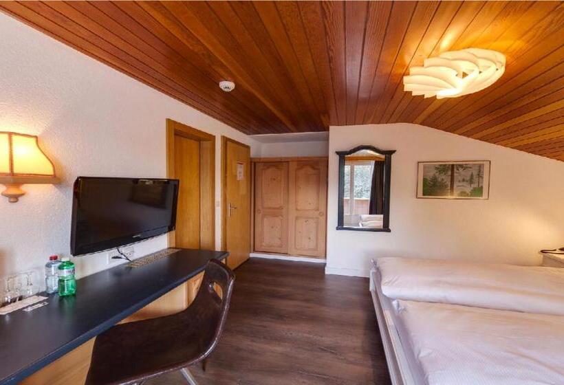 ホテル The Larix Ski In Ski Out