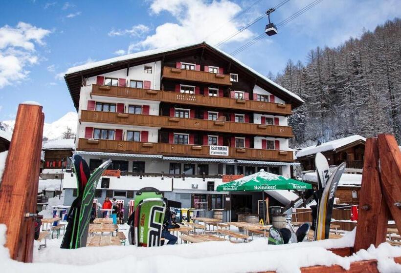 ホテル The Larix Ski In Ski Out