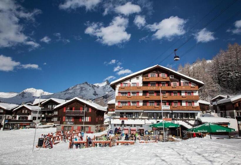 ホテル The Larix Ski In Ski Out