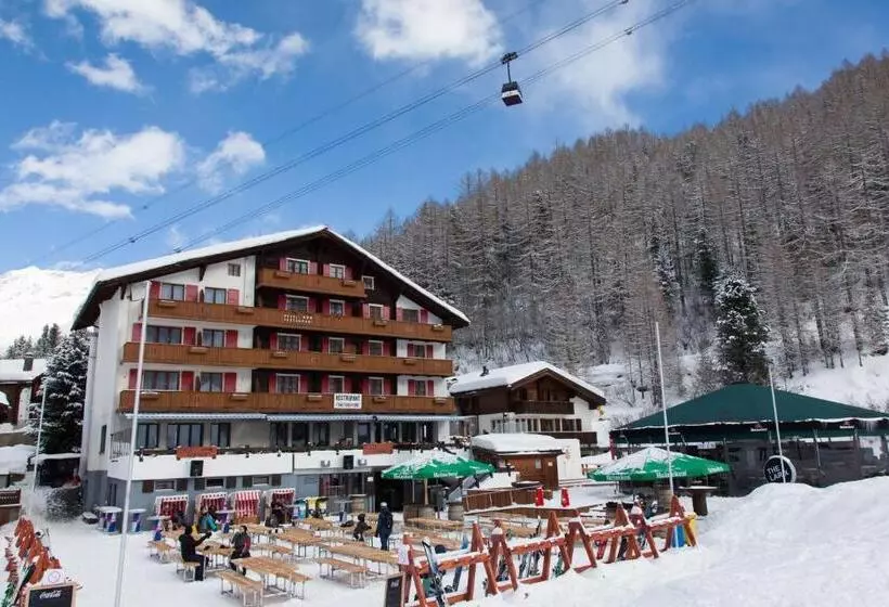 هتل The Larix Ski In Ski Out