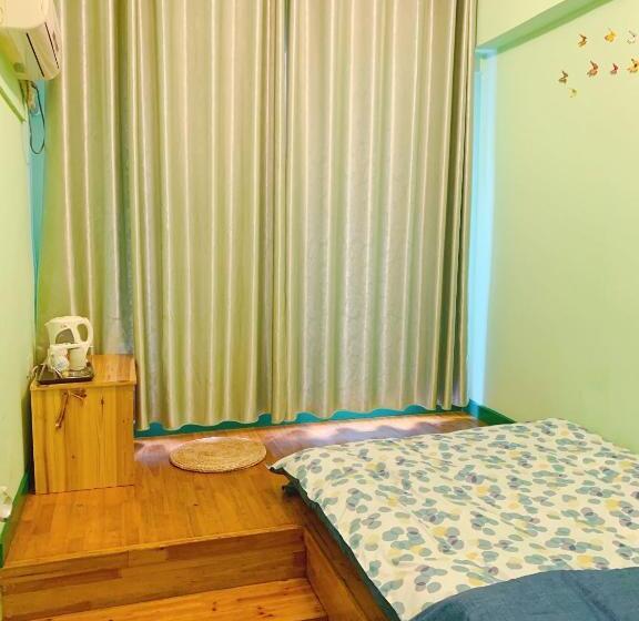 Общежитие 桂林时光驿青年客栈