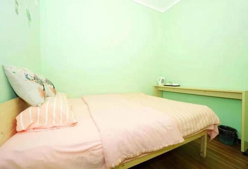 Общежитие 桂林时光驿青年客栈