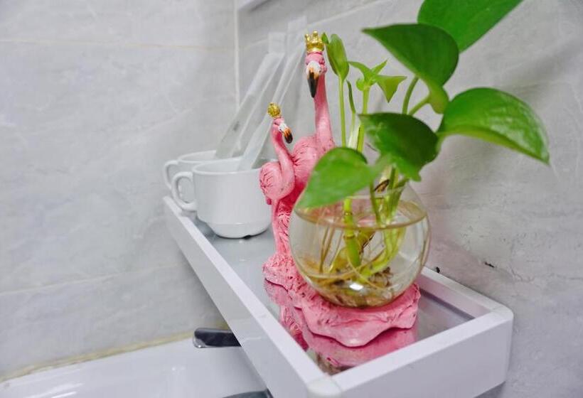 Общежитие 桂林时光驿青年客栈