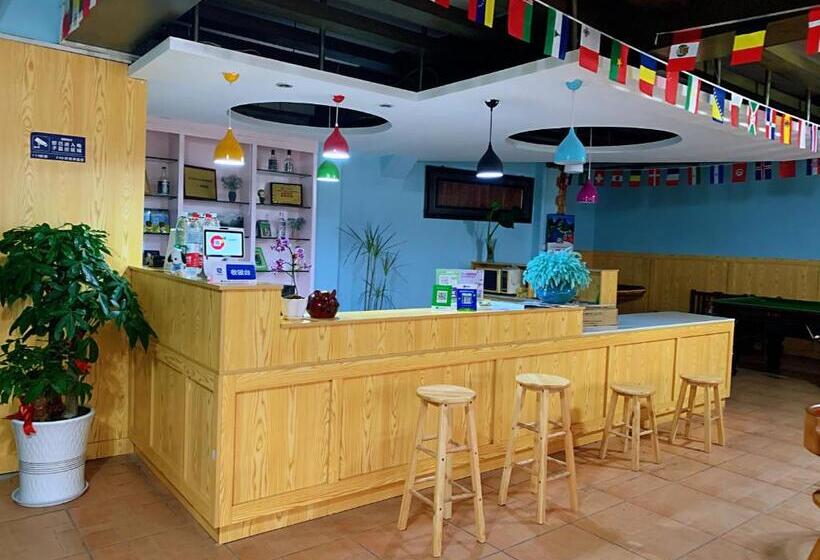 Общежитие 桂林时光驿青年客栈