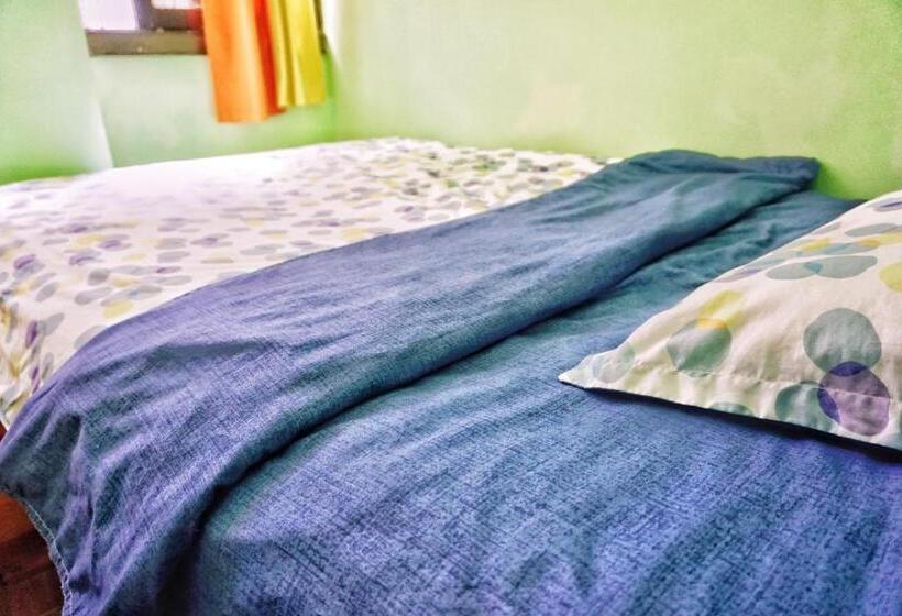 Общежитие 桂林时光驿青年客栈