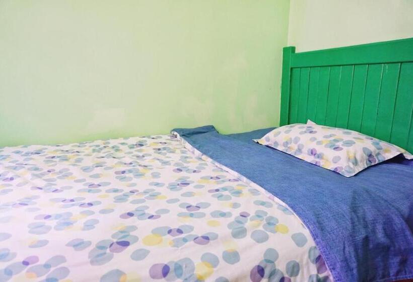 Общежитие 桂林时光驿青年客栈