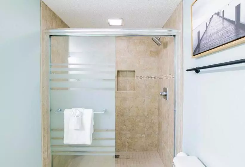 Beachfront Condo Balcony Pools Spacious Sauna