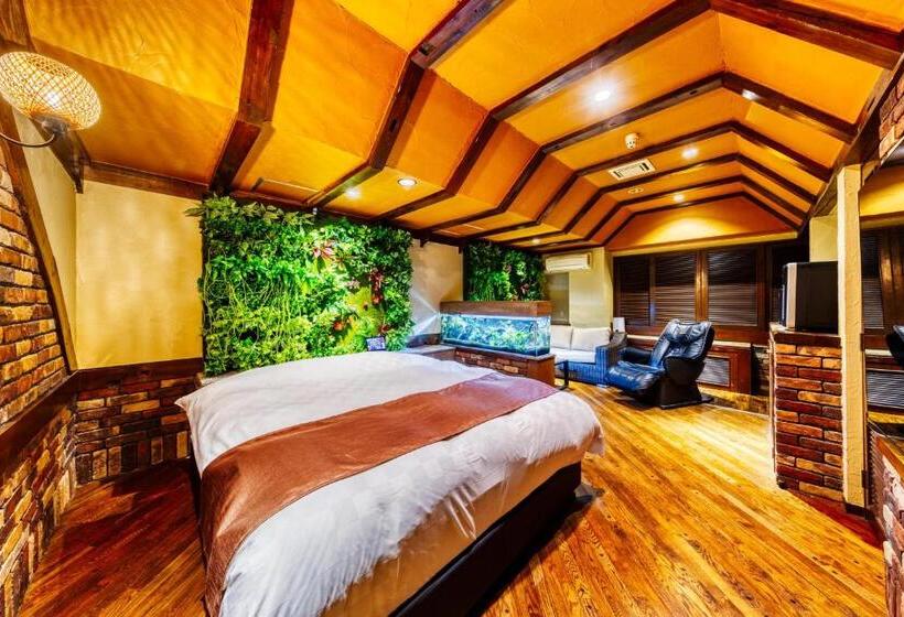 Отель Lotus Ibaraki  Adult Only