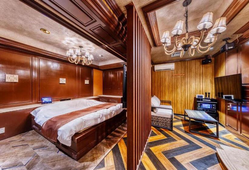 Отель Lotus Ibaraki  Adult Only