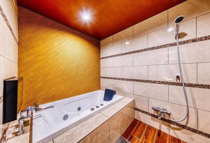 Отель Lotus Ibaraki  Adult Only