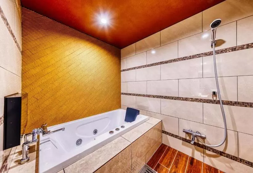 Hotelli Lotus Ibaraki  Adult Only