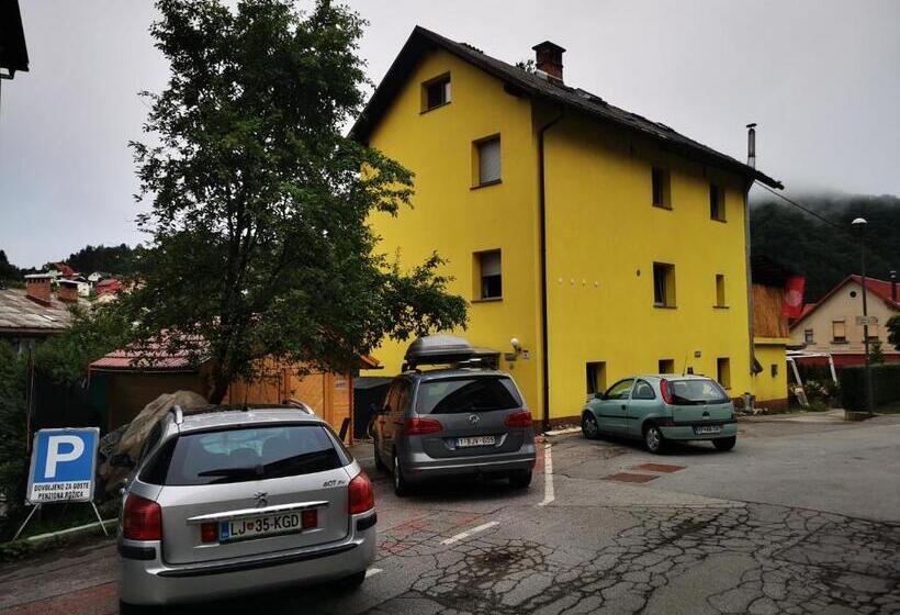 پانسیون Lux Apartments And Rooms Dogs Baronesse Idrija