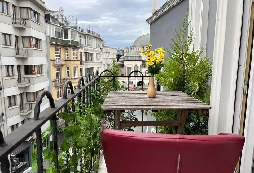 هتل Taksim Stella Suites