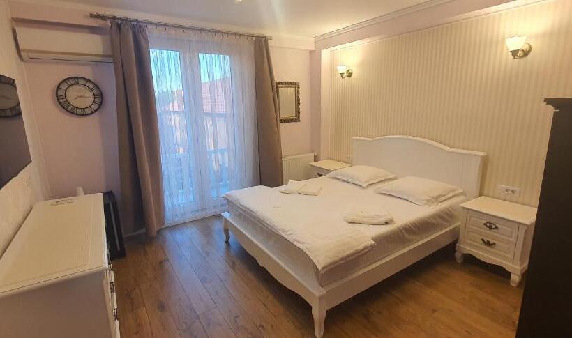 پانسیون Raluca Boutique