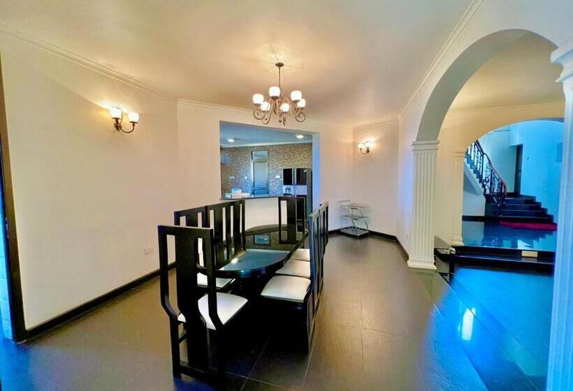 ペンション Wenzi Luxury Homes