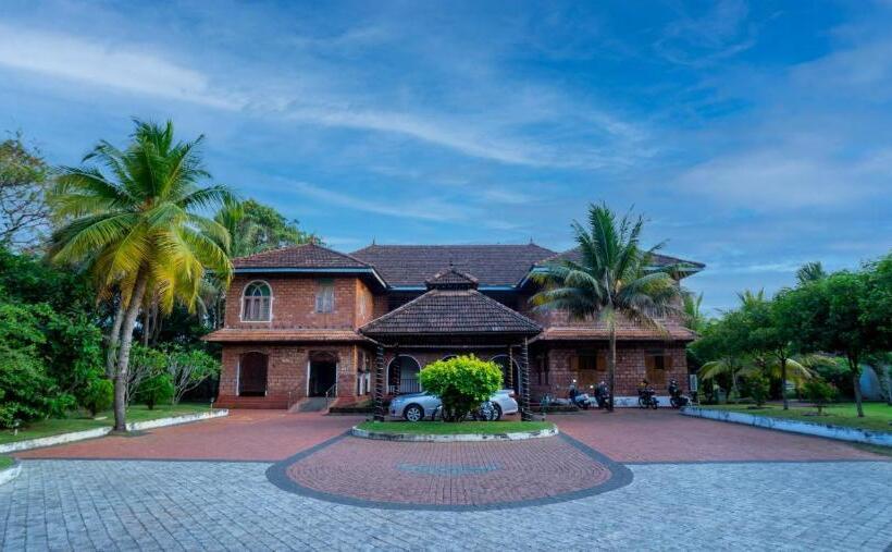 Kumarakom Heritage Resort & Ayurveda